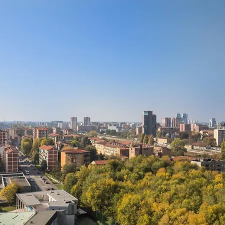 داونتاون ميلانو *